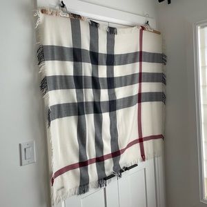 Burberry wool/silk blend scarf 43”x43”